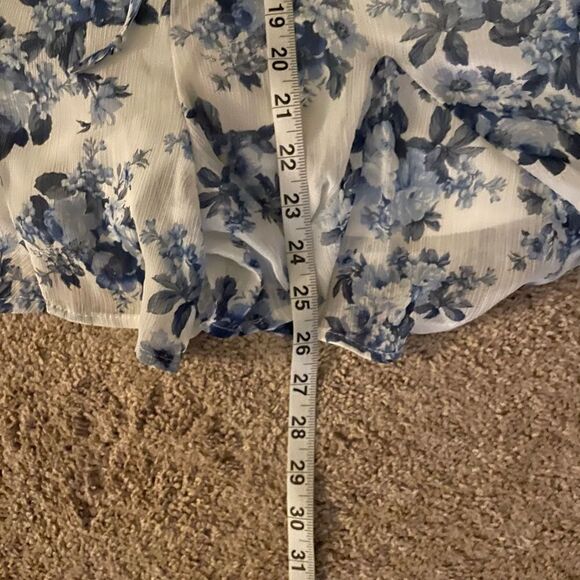 NWT Altar'd State Blue and White Floral Adelaide Romper Size S - Picture 4 of 5